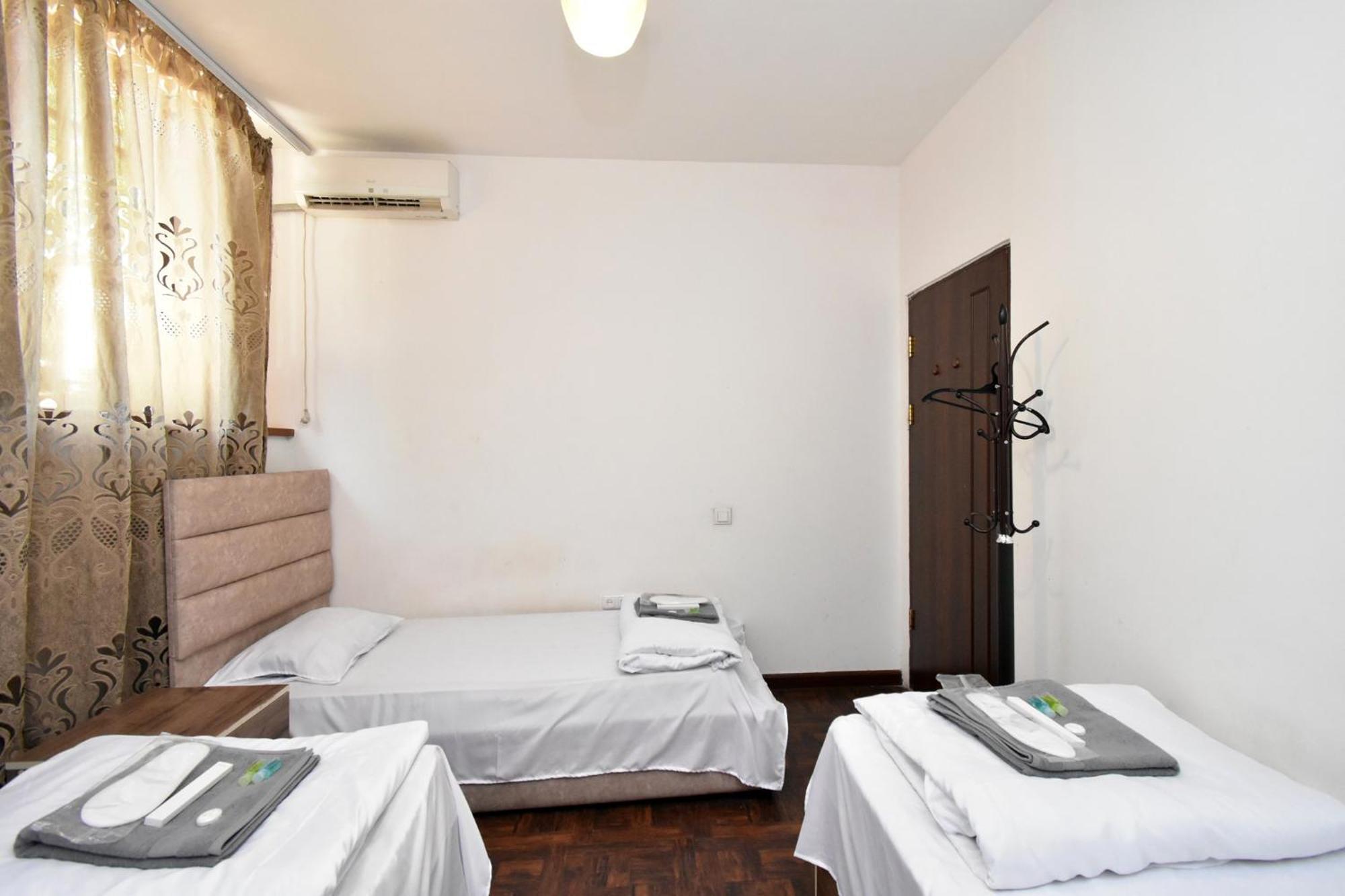 Aaa Hotel Jereván Kültér fotó