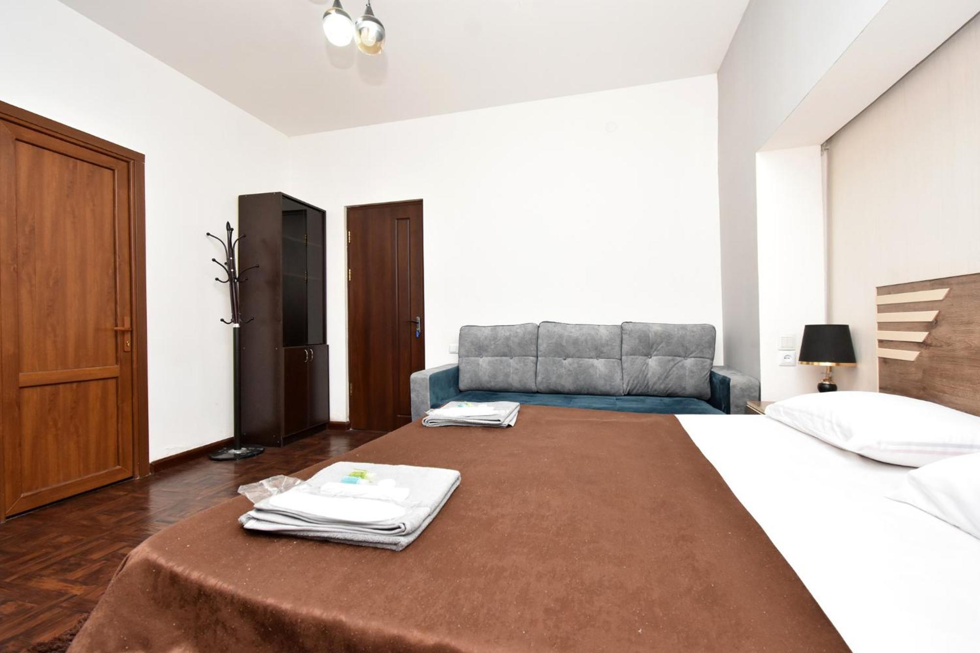 Aaa Hotel Jereván Kültér fotó